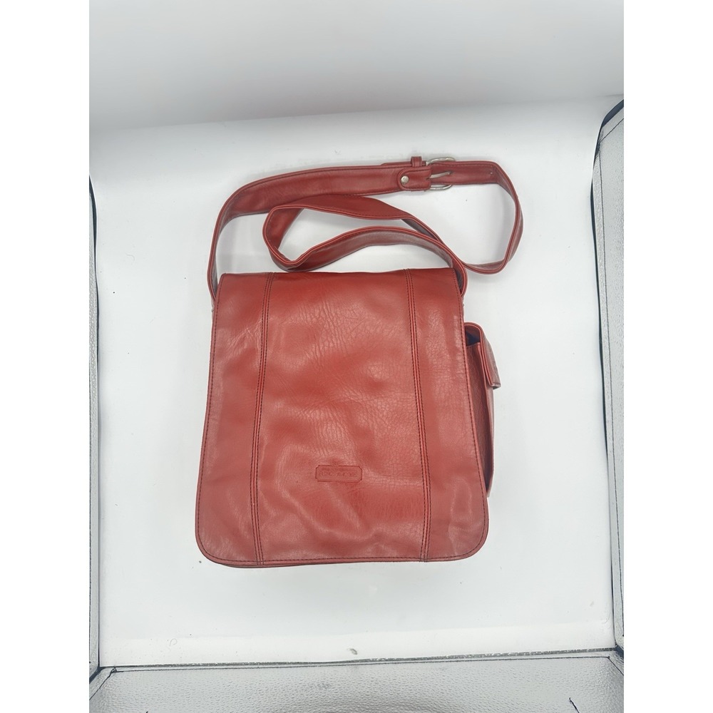 Coach Red Vintage Crossbody Leather Bag No TN-9096 Cowhide